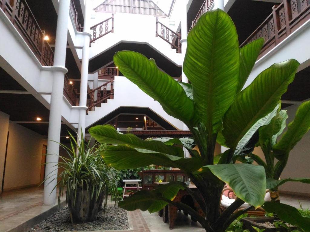 Ramada By Wyndham Phuket Southsea Hotel Karon Buitenkant foto