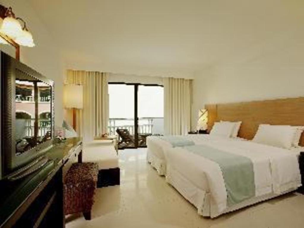 Ramada By Wyndham Phuket Southsea Hotel Karon Buitenkant foto