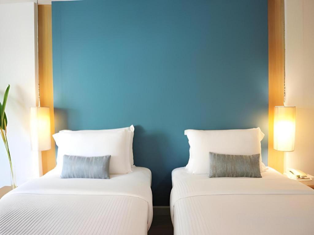 Ramada By Wyndham Phuket Southsea Hotel Karon Buitenkant foto