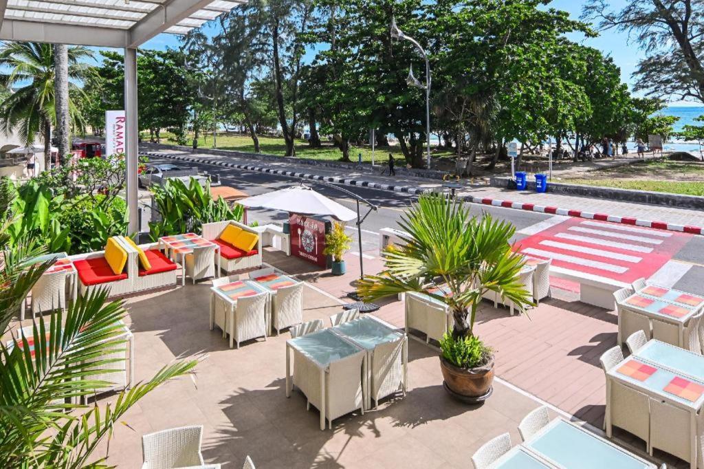 Ramada By Wyndham Phuket Southsea Hotel Karon Buitenkant foto