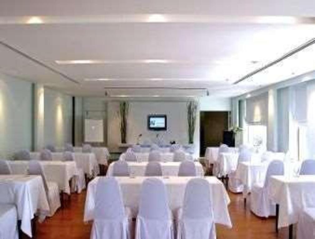 Ramada By Wyndham Phuket Southsea Hotel Karon Buitenkant foto